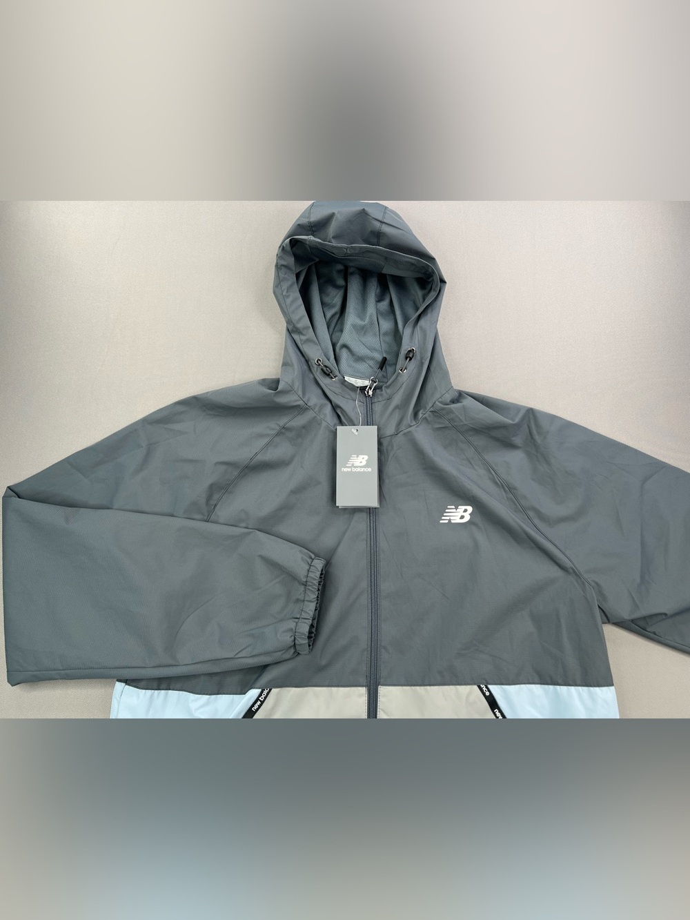 NEW BALANCE HOODED DOBBY FULL ZIP COLOR BLOCK MESH LINED WINDBREAKER JACKET